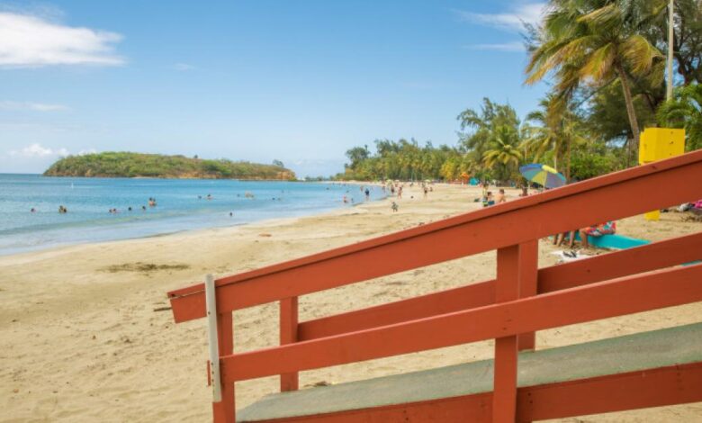 can we drive to balneario punta salinas beach